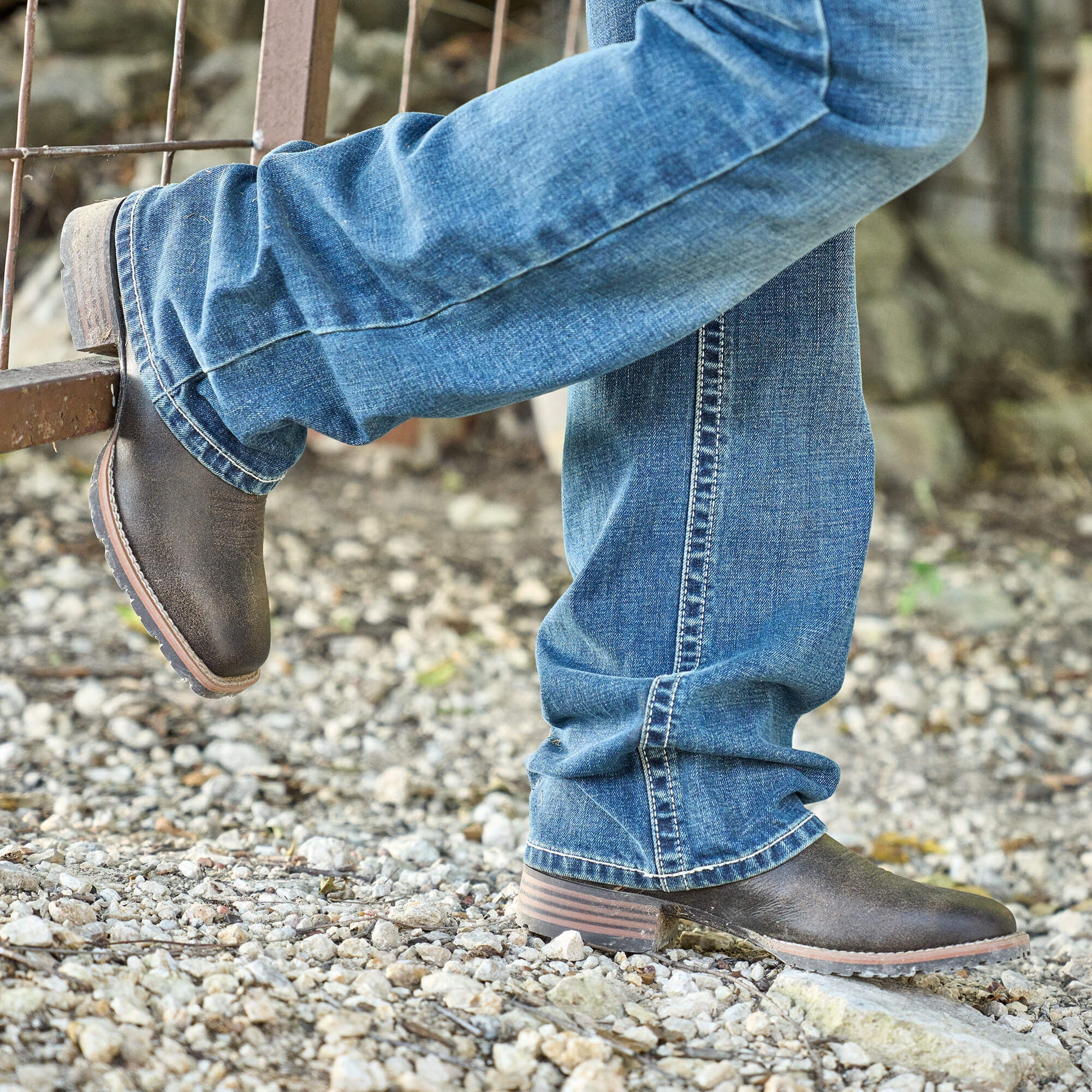 Men Hybrid Low Boy Wide Square Toe Chelsea Boot | Ariat Online