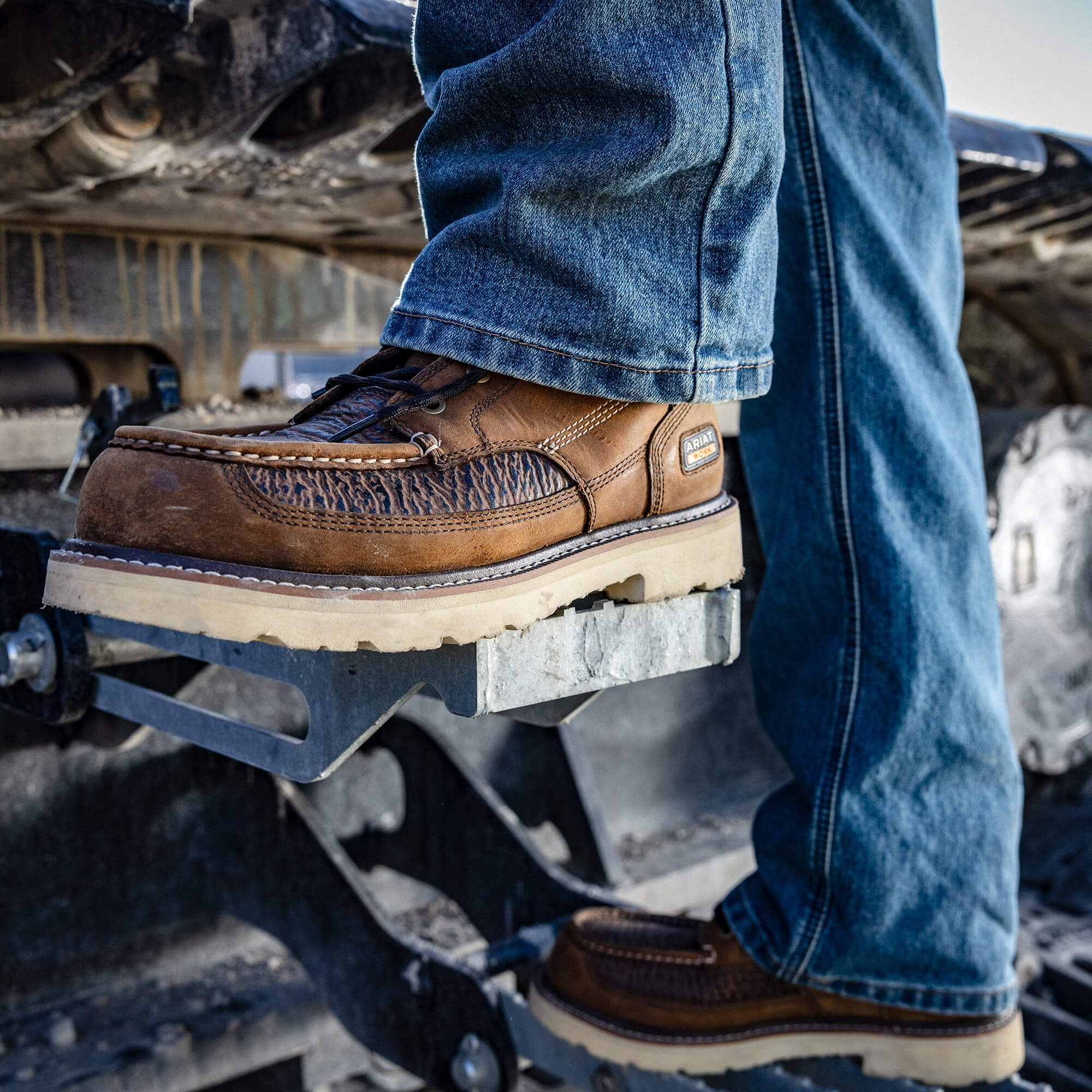 Men Rebar Lift Chukka Composite Toe Work Boot | Ariat us