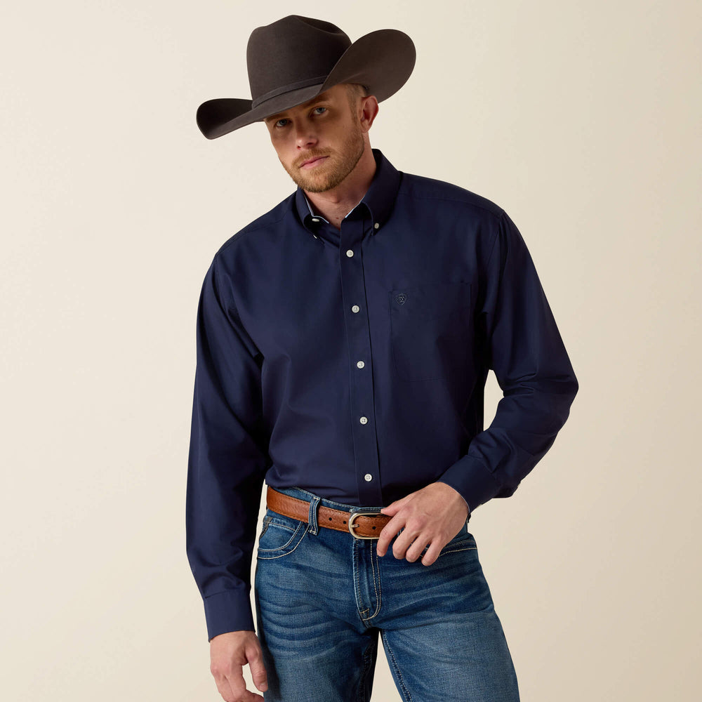 Men Wrinkle Free Solid Classic Fit Shirt | Ariat near me