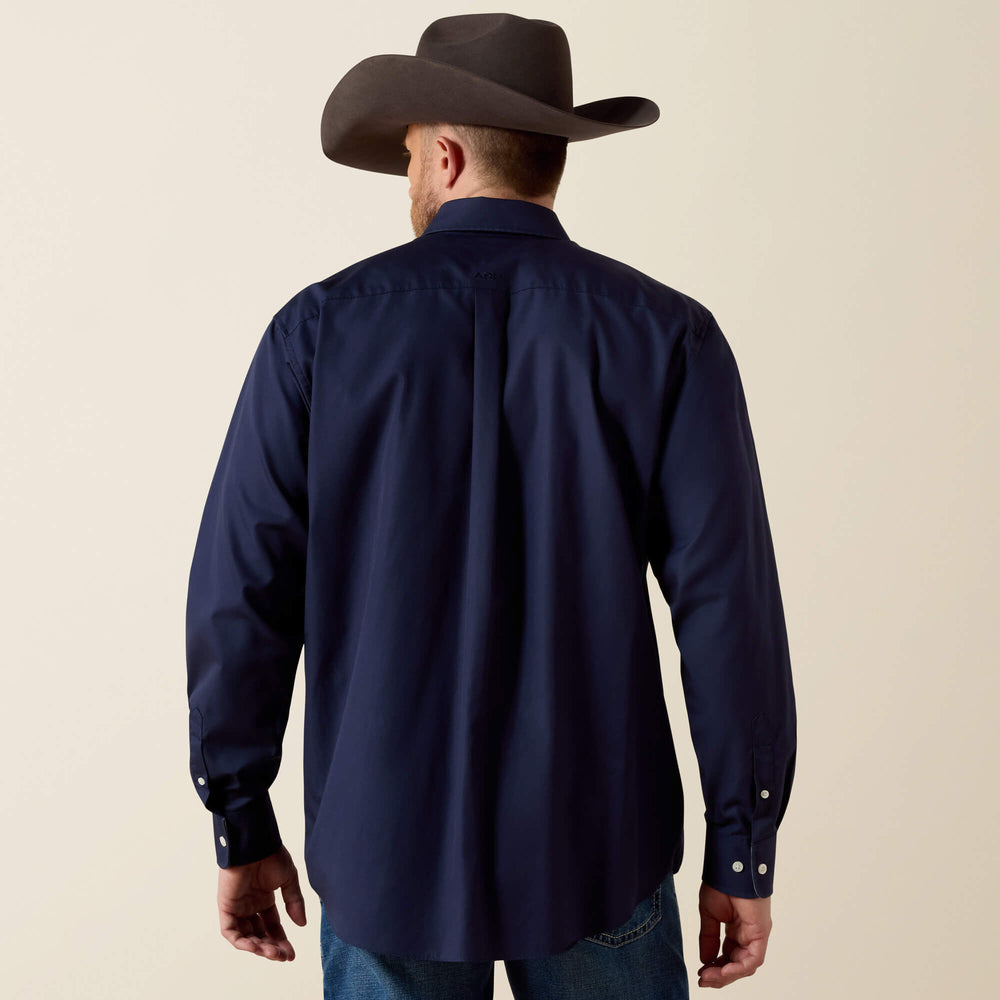 Men Wrinkle Free Solid Classic Fit Shirt | Ariat near me