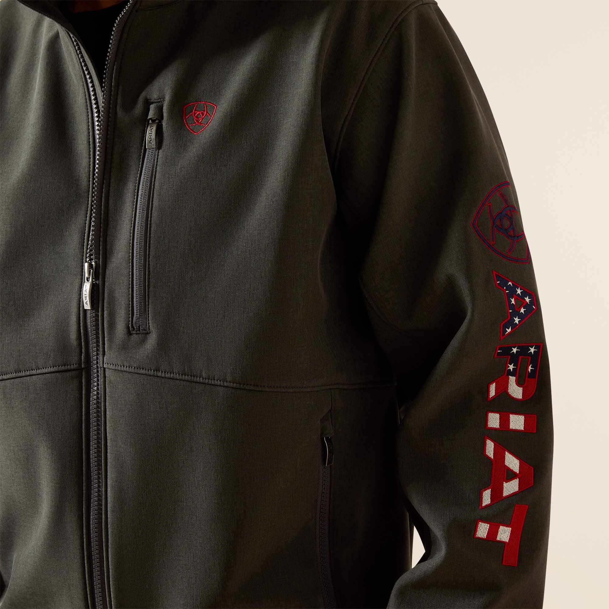 Men Logo Softshell Jacket | Ariat Outlet