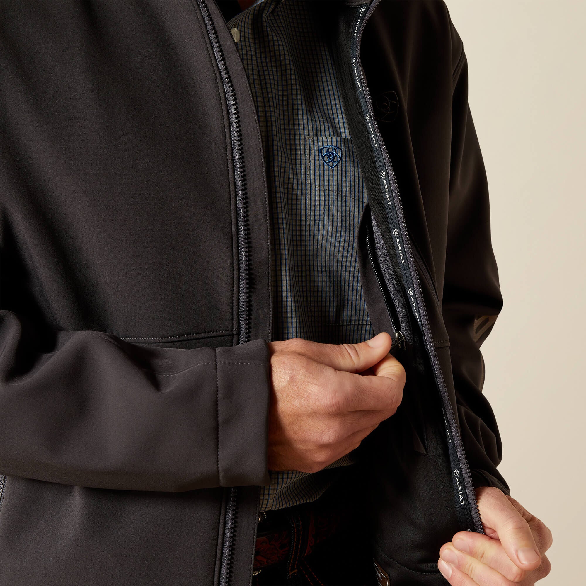 Men Logo Softshell Jacket | Ariat Discount