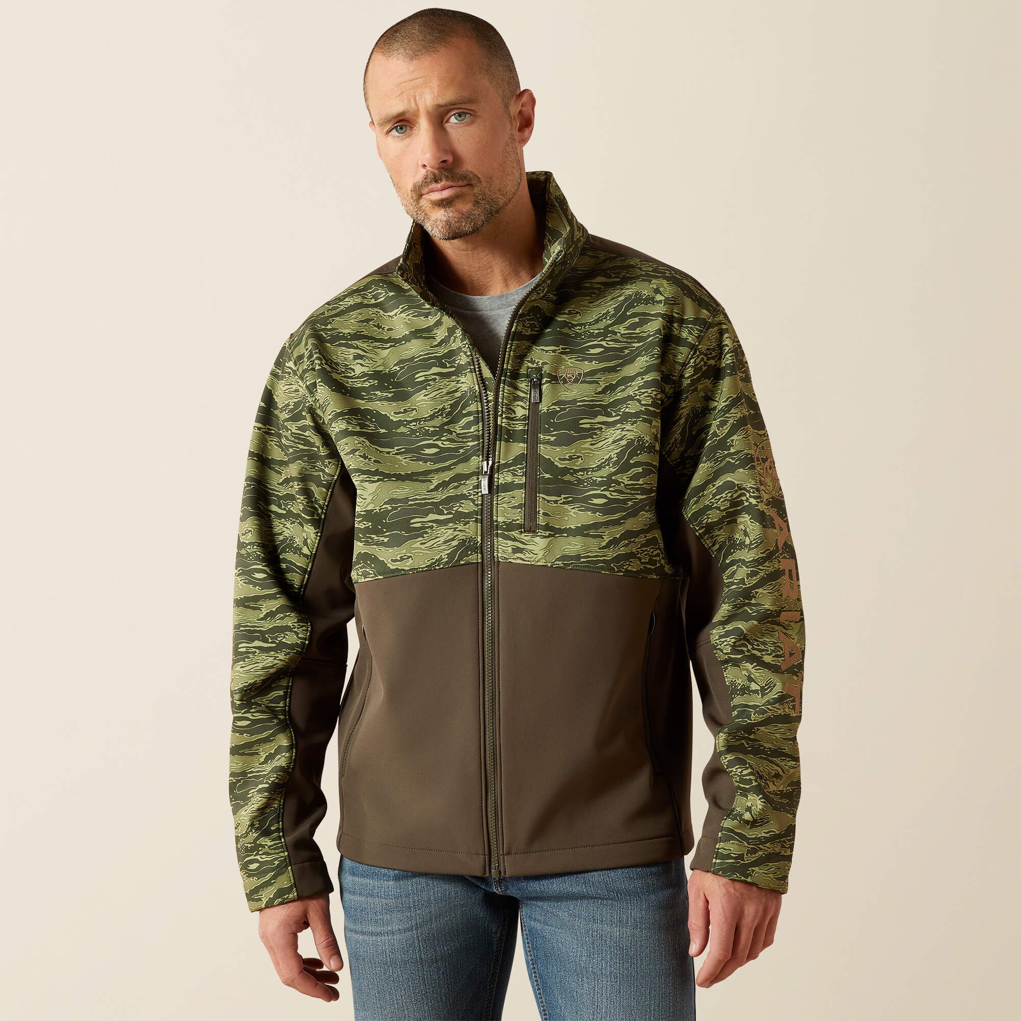 Men Logo Softshell Jacket | Ariat Online
