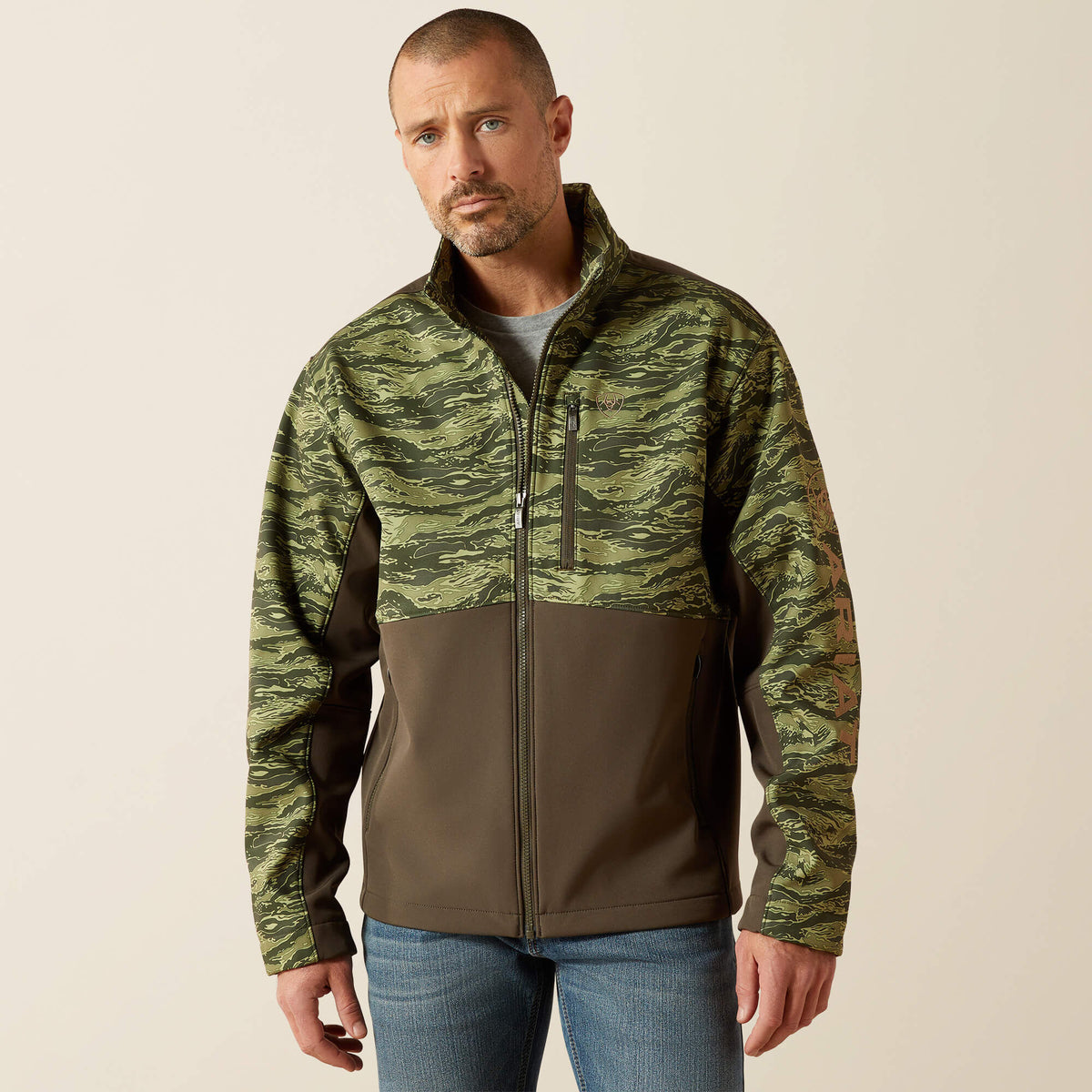 Men Logo Softshell Jacket | Ariat Online