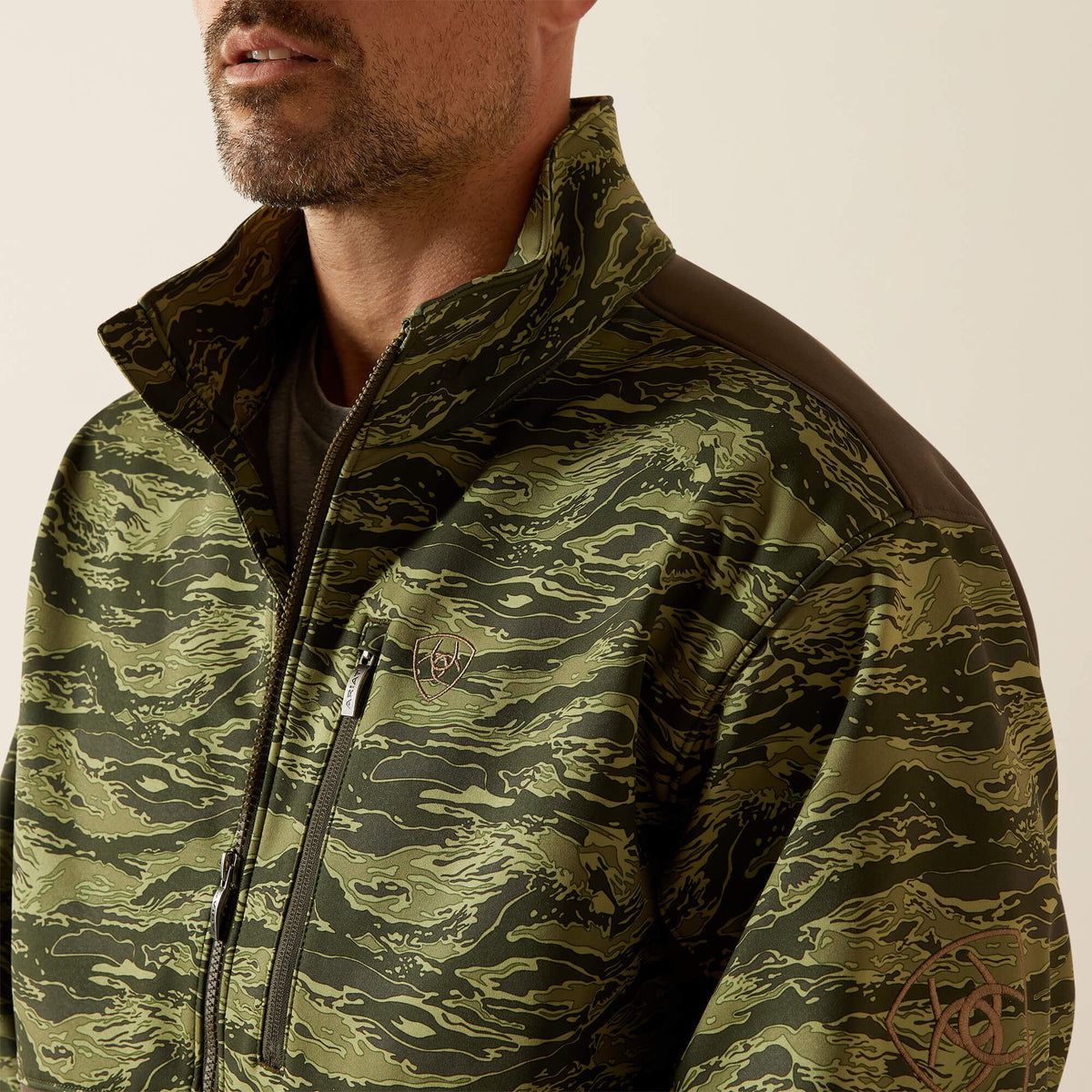 Men Logo Softshell Jacket | Ariat Online