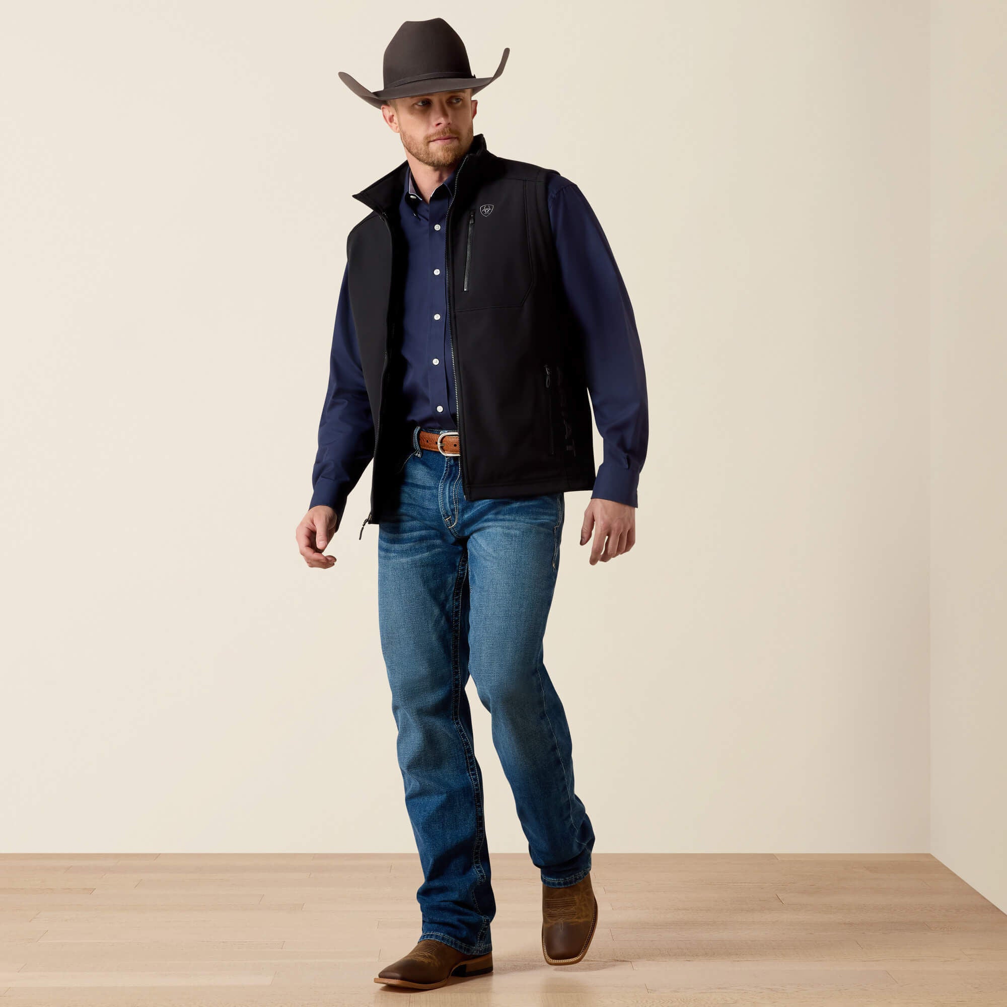Men Logo 2.0 Patriot Softshell Vest | Ariat Outlet