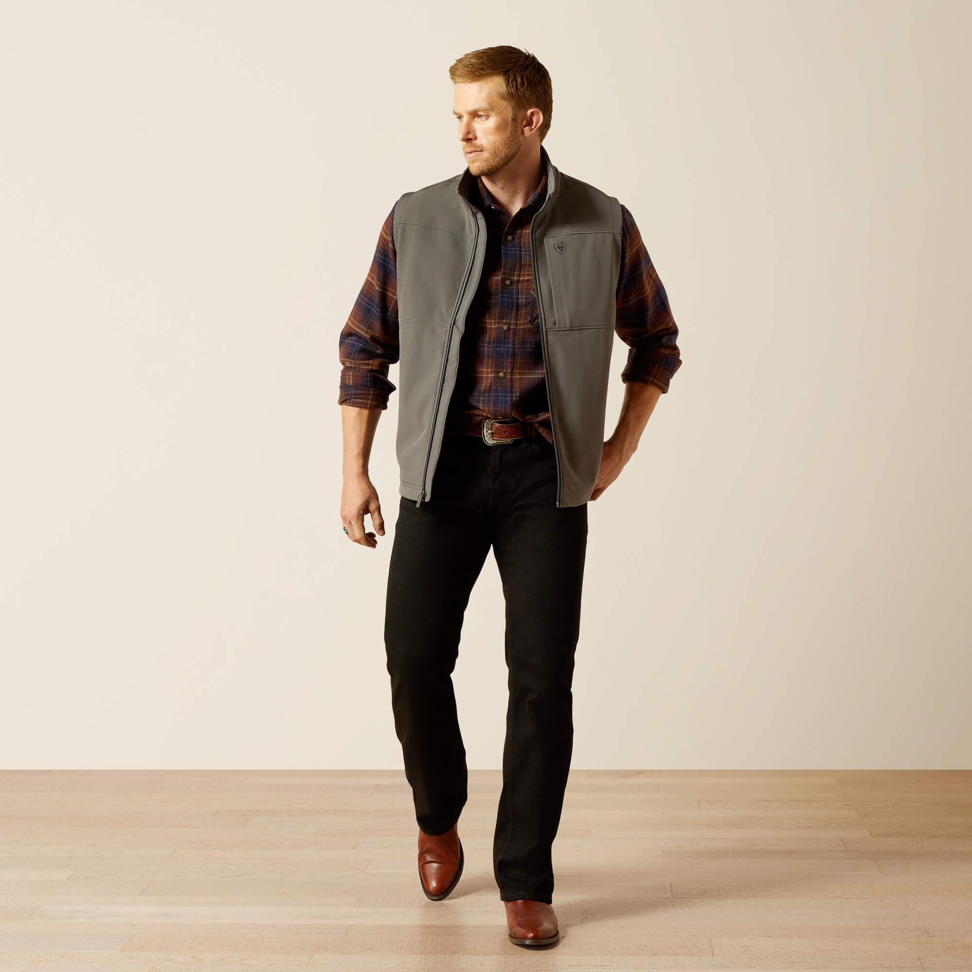 Men Vernon Softshell Vest | Ariat on sale