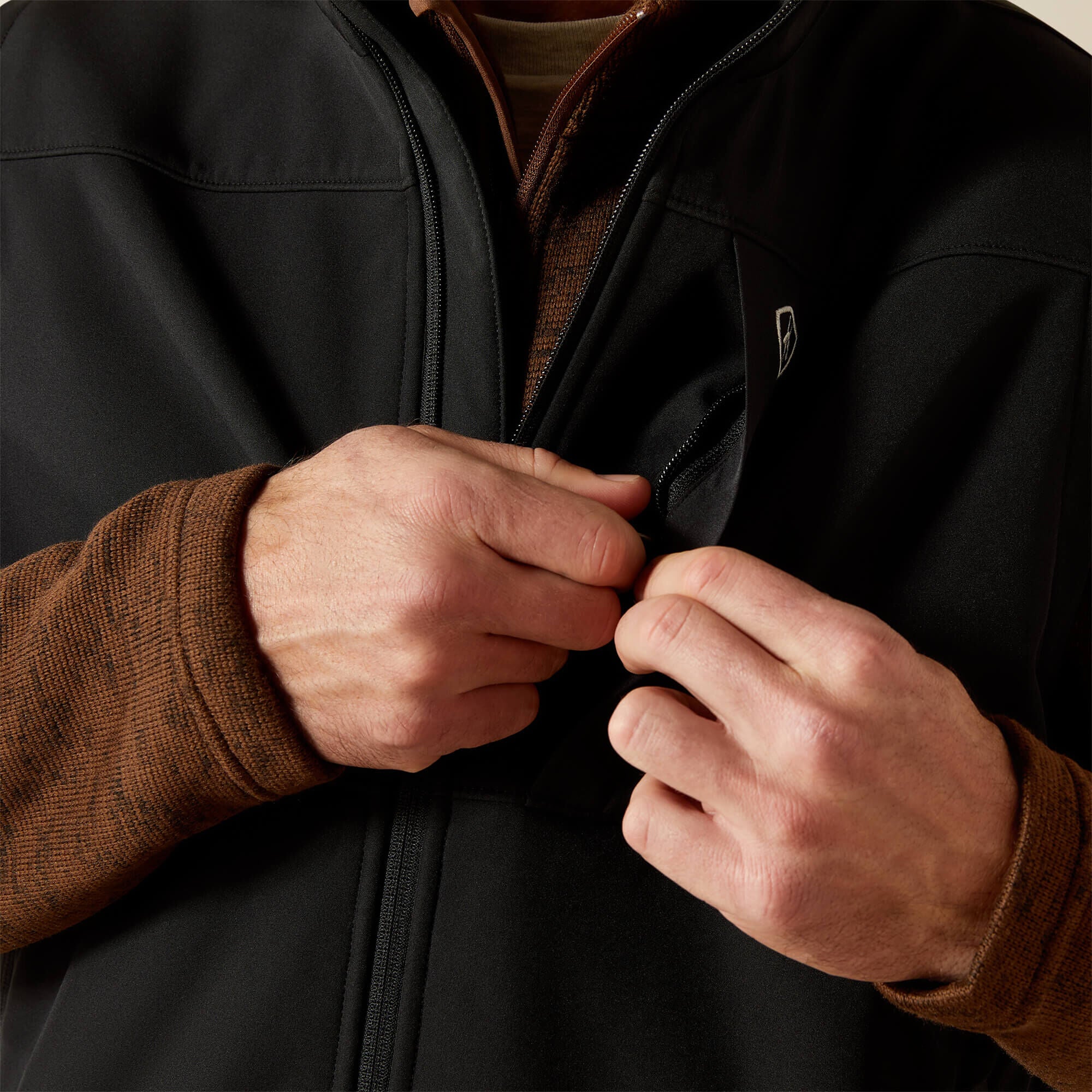 Men Vernon Softshell Vest | Ariat Outlet