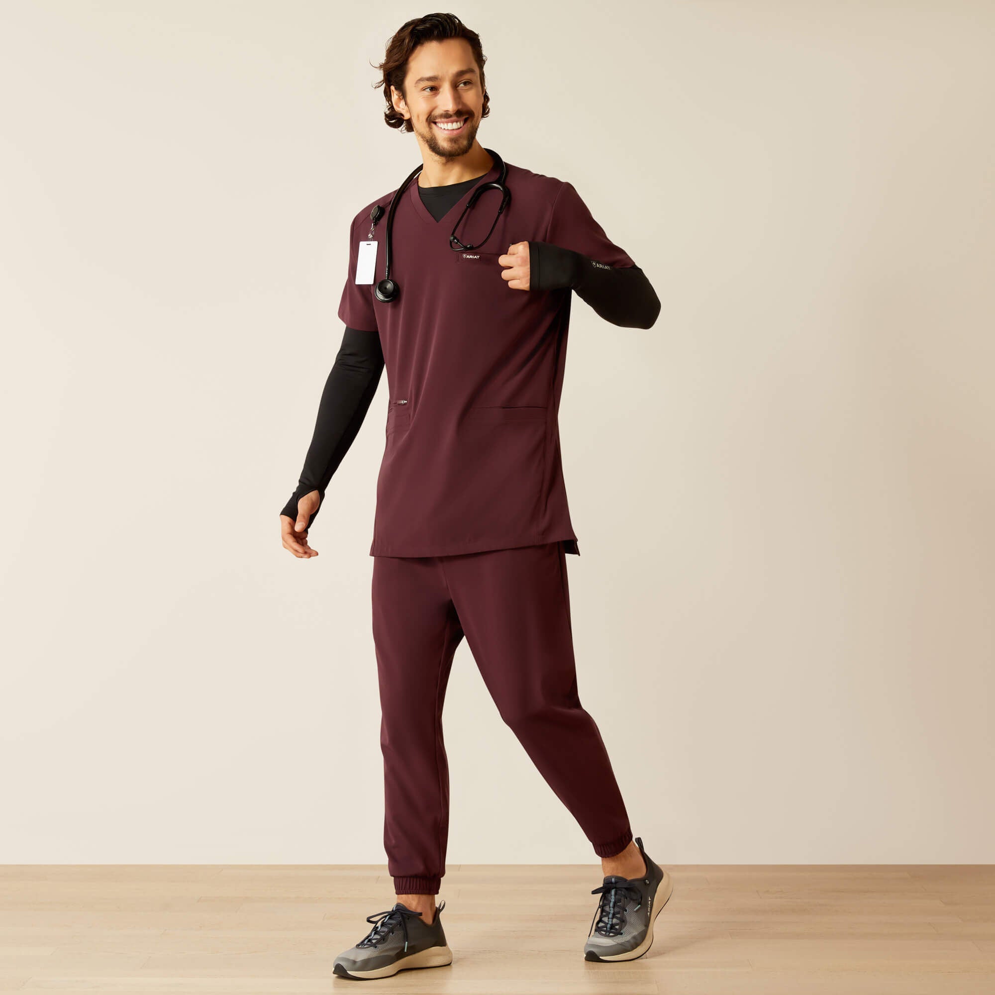 Men Derham 6 Pocket Scrub Top | Ariat Online