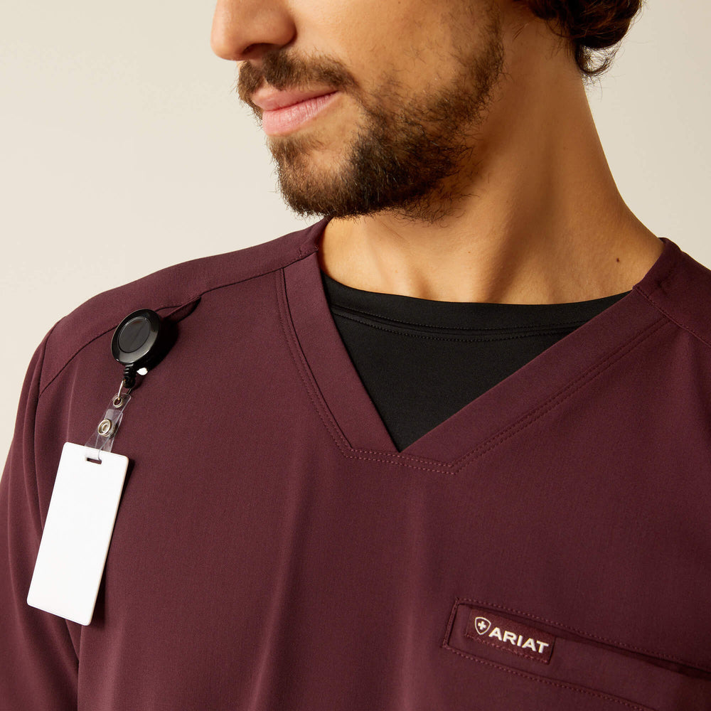 Men Derham 6 Pocket Scrub Top | Ariat Online