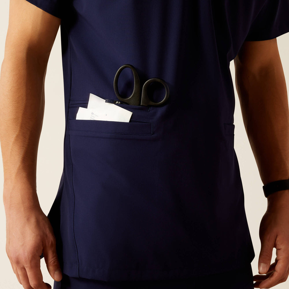 Men Derham 6 Pocket Scrub Top | Ariat us