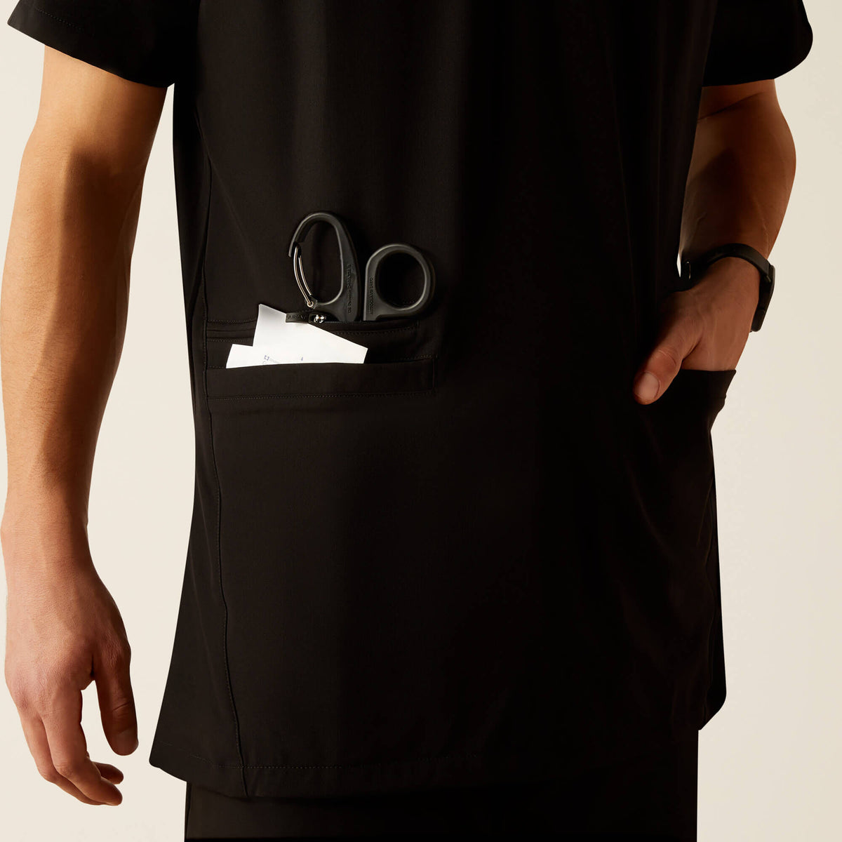Men Derham 6 Pocket Scrub Top | Ariat