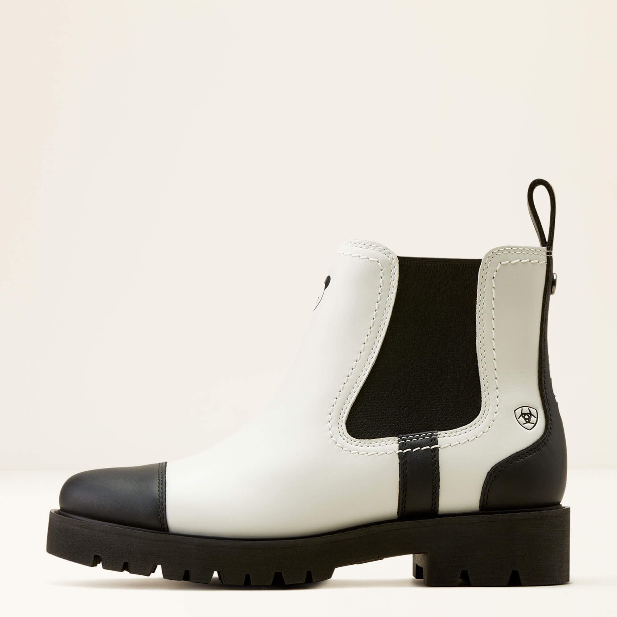 Women Wexford Lug Milton Menasco Boot | Ariat Online