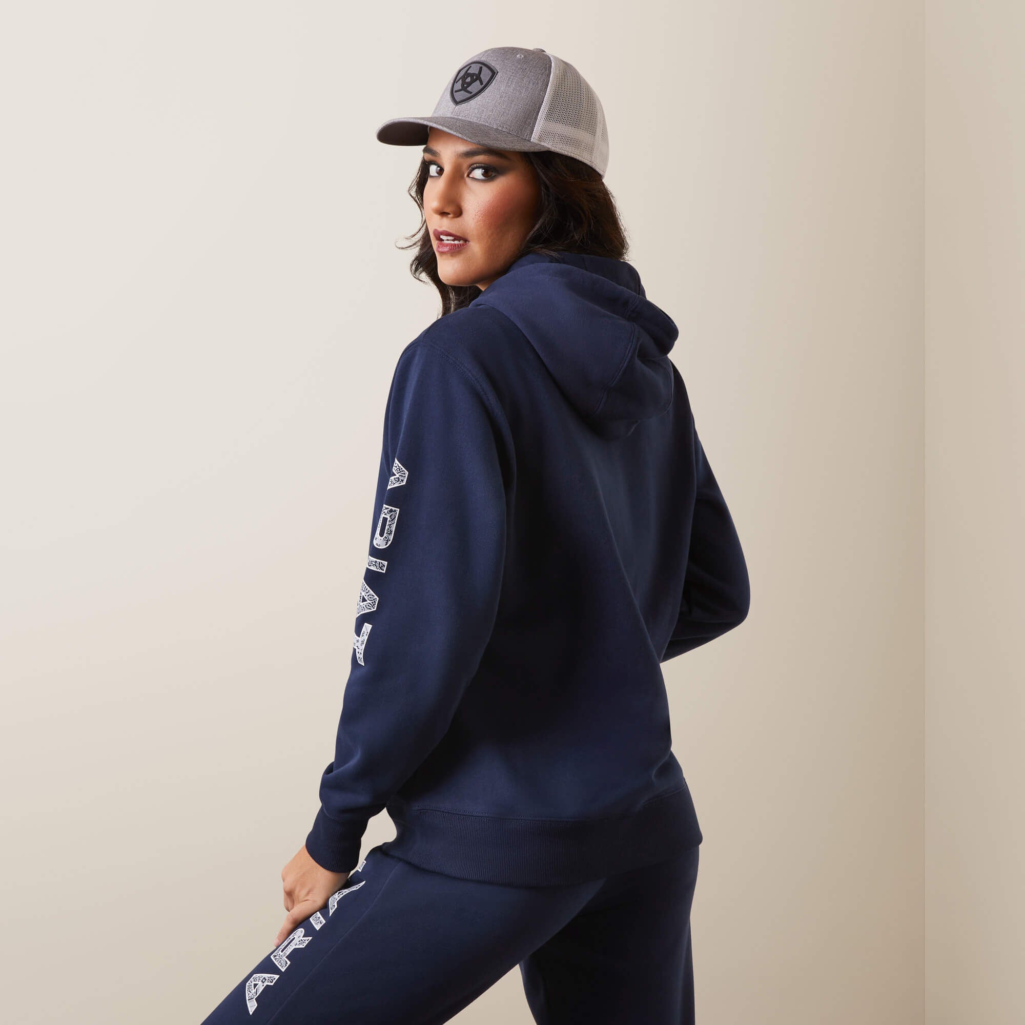 Women Ariat Logo Hoodie | Ariat us