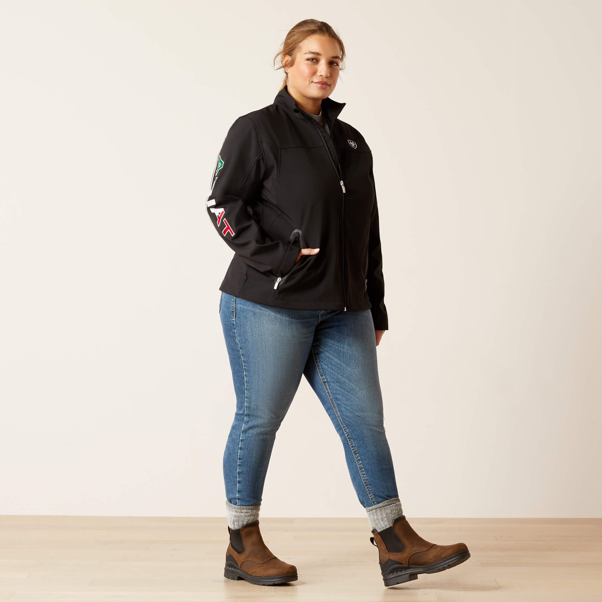 Women Classic Team Softshell MEXICO Jacket | Ariat us