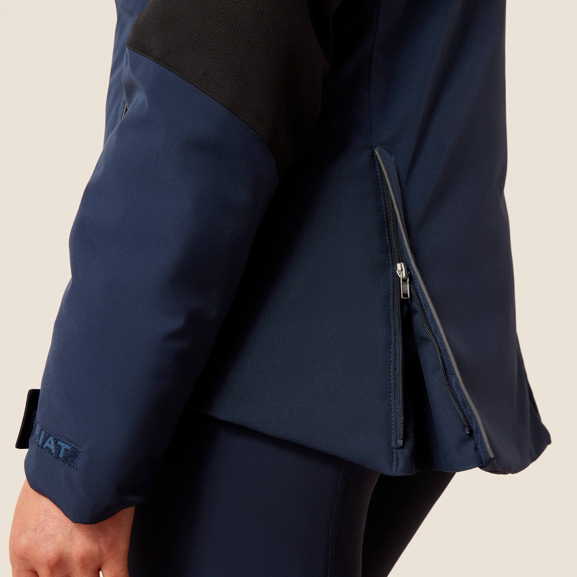 Women Valor Jacket | Ariat