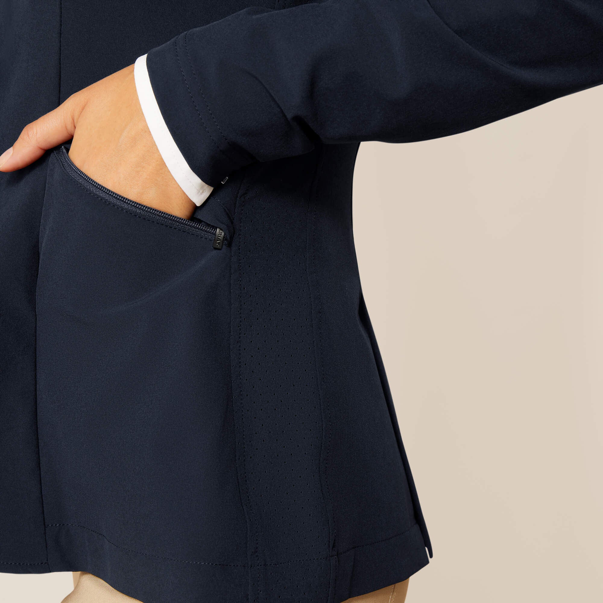 Women Artico 2.0 Show Coat | Ariat Outlet