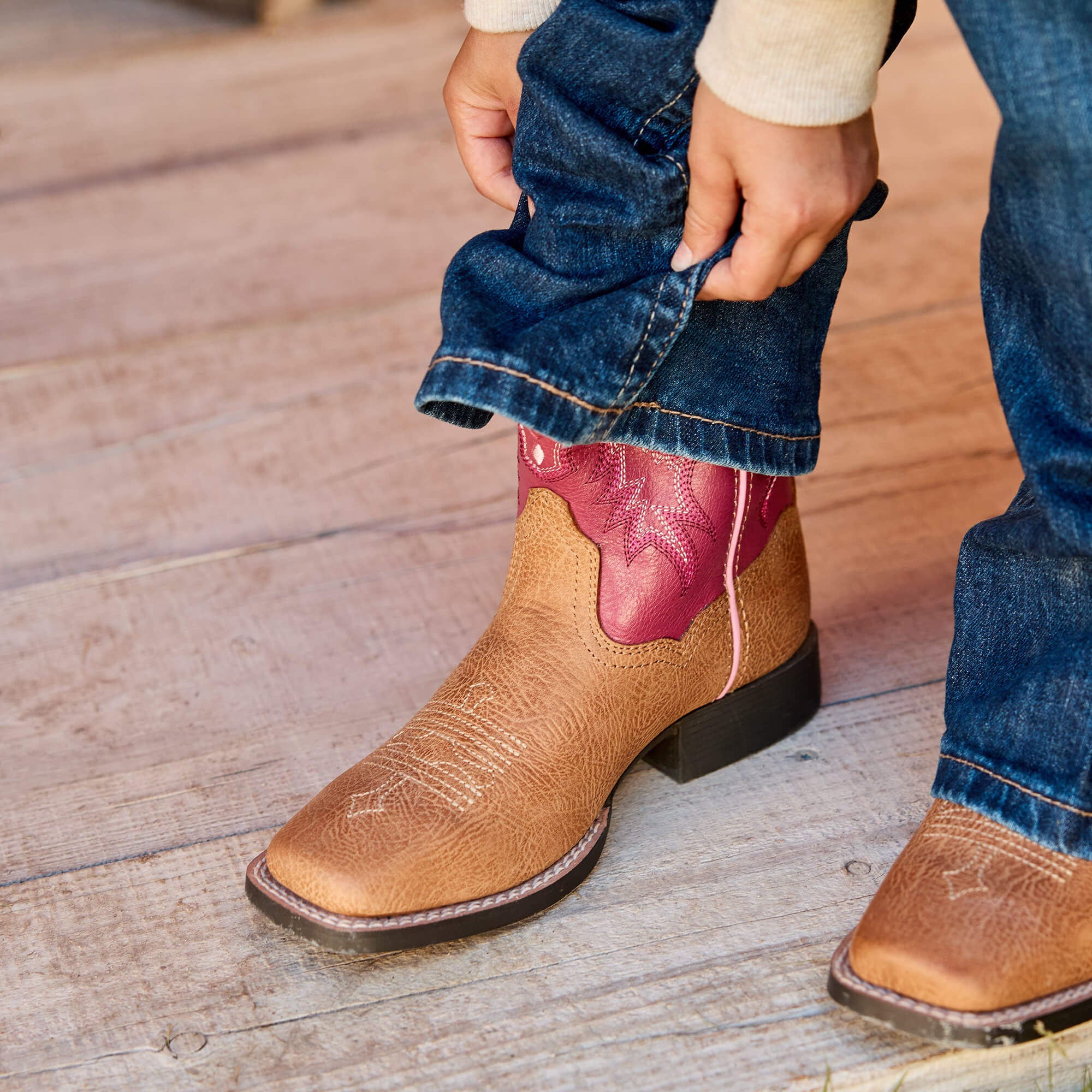 Kids Tombstone Wide Square Toe Western Boot | Ariat Outlet