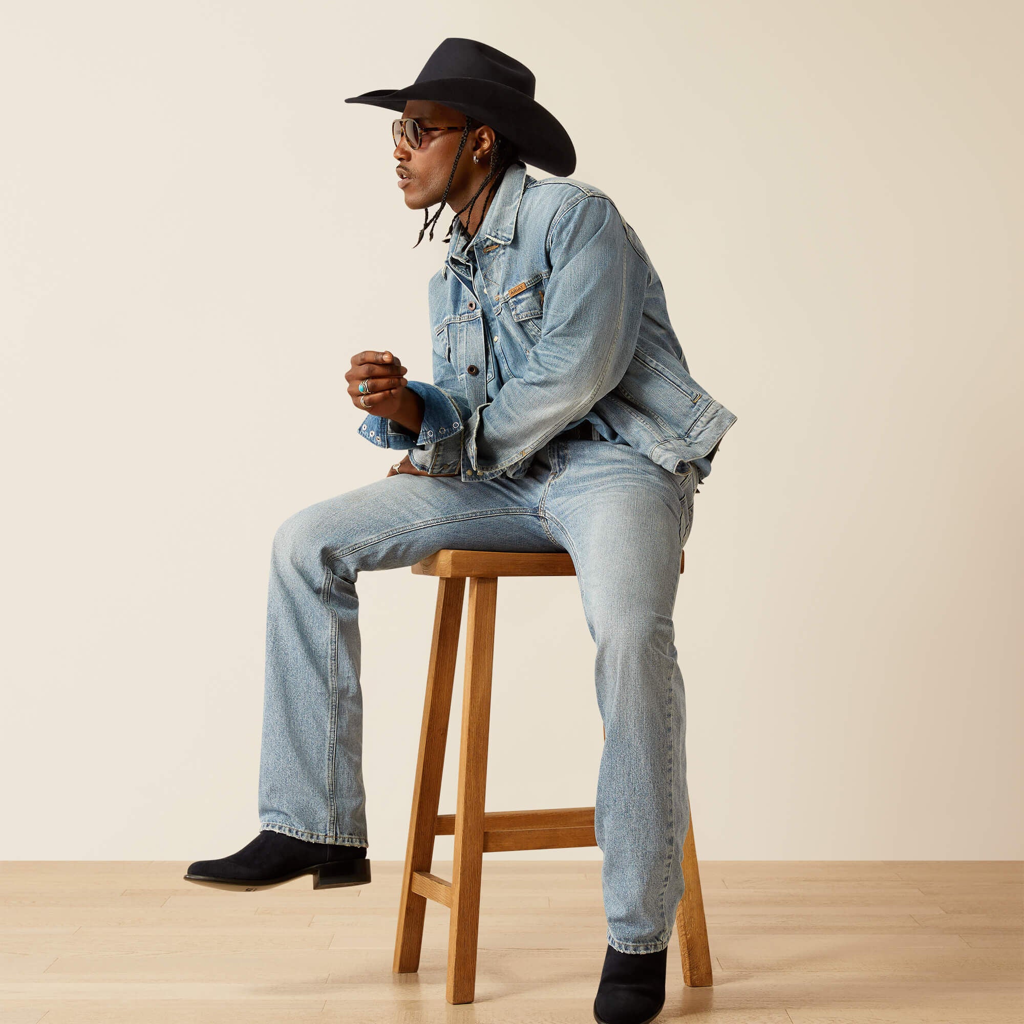 Trends Everybody's Yellowstone Hometown Denim Jacket | Ariat for sale